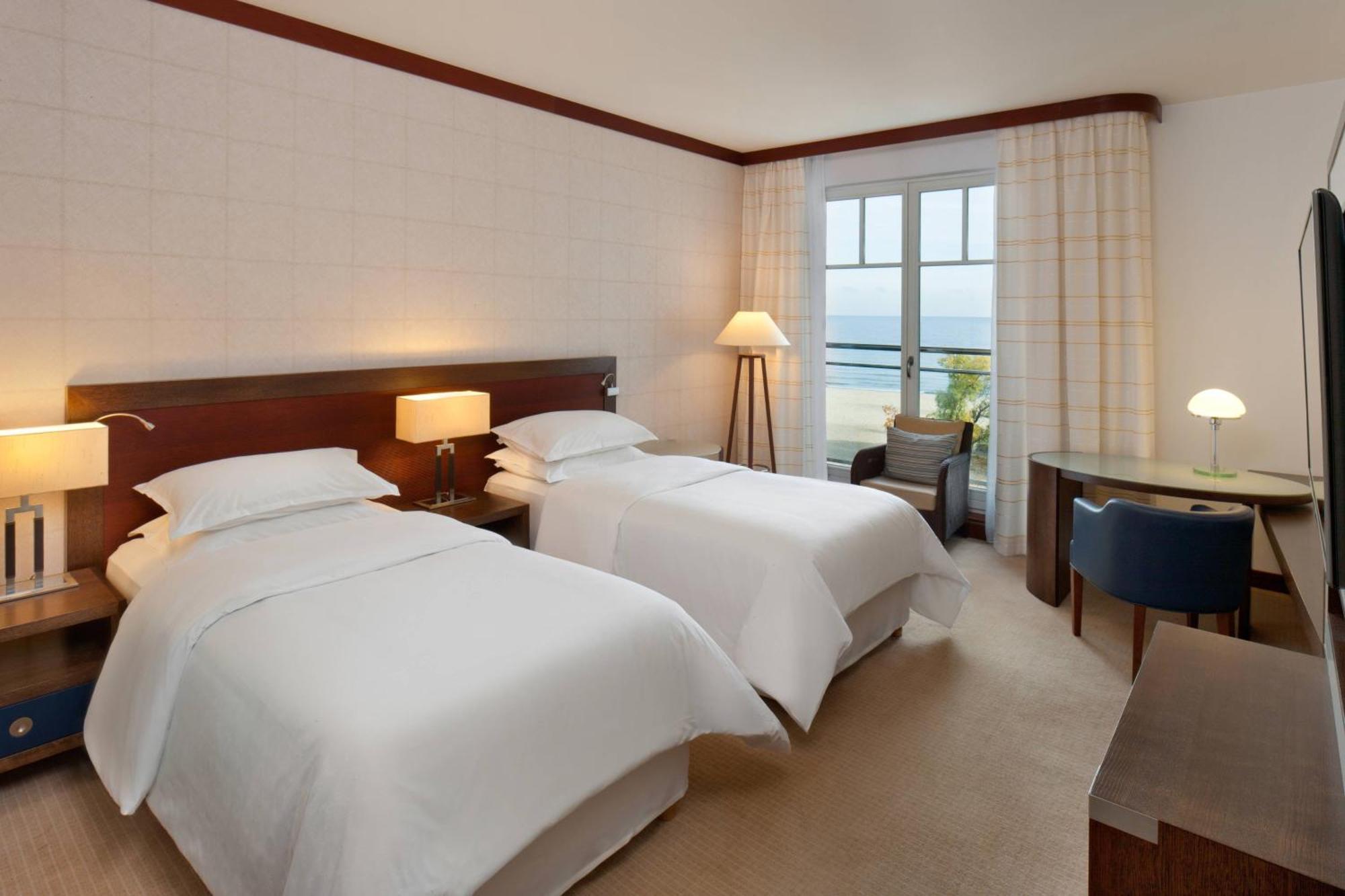โรงแรมเชอราตัน โซปอต โซพอต ภายนอก รูปภาพ A room at the hotel