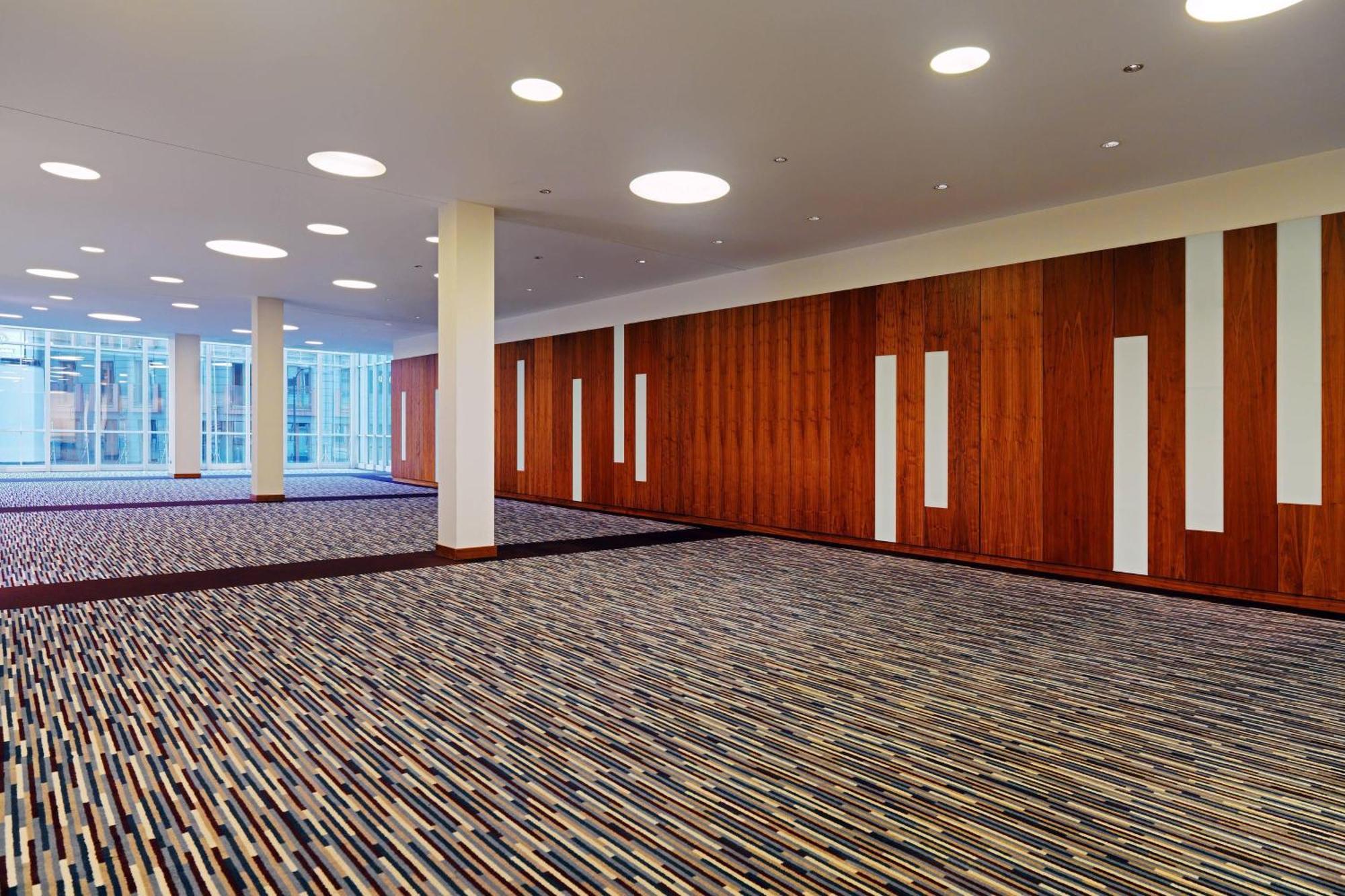 โรงแรมเชอราตัน โซปอต โซพอต ภายนอก รูปภาพ The interior of the main hall